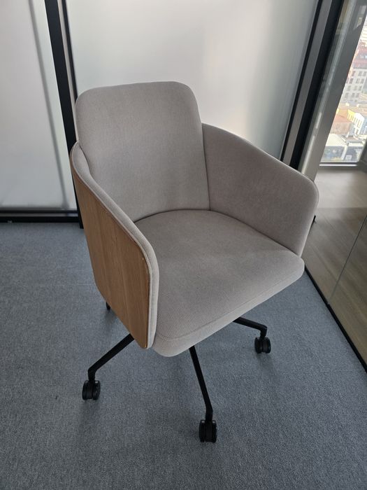 Офис стол на колелца Каве