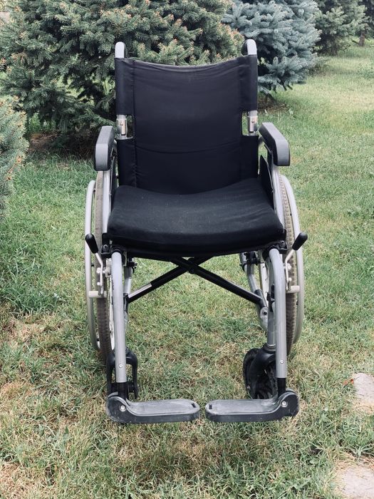 Продаю инвалидную коляску