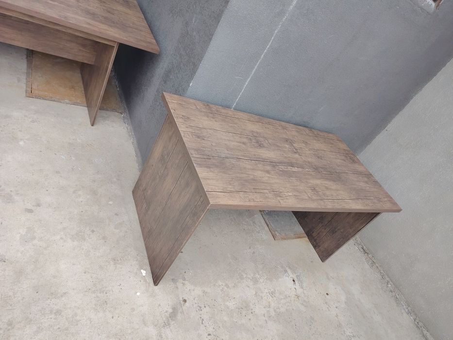 Стол 2шт продаётся