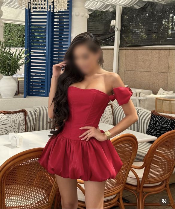 Вечернее бордовое платье