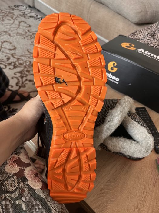 Продам рабочие зимние ботинки