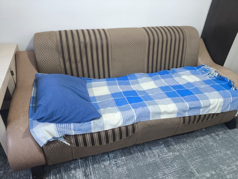 Отдам диван бесплатно, самовывоз