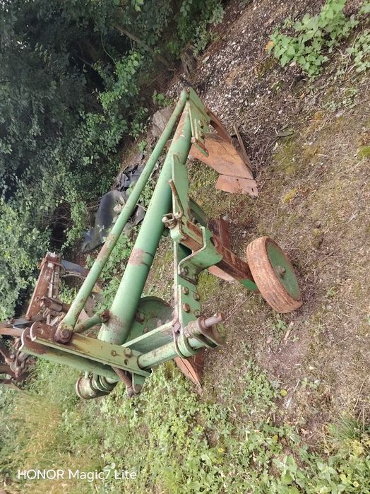 Vând piese John Deere