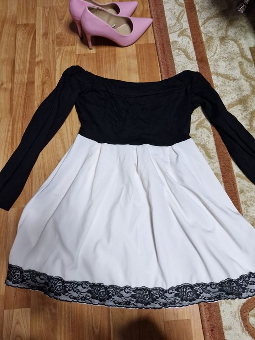 Rochie eleganta cu mâneci lungi