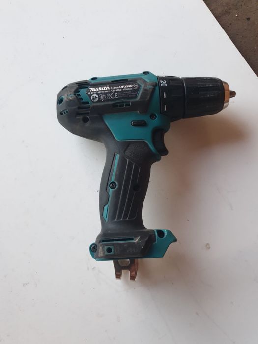 Autofiletanta Makita DF333D 10,8v cu Defect