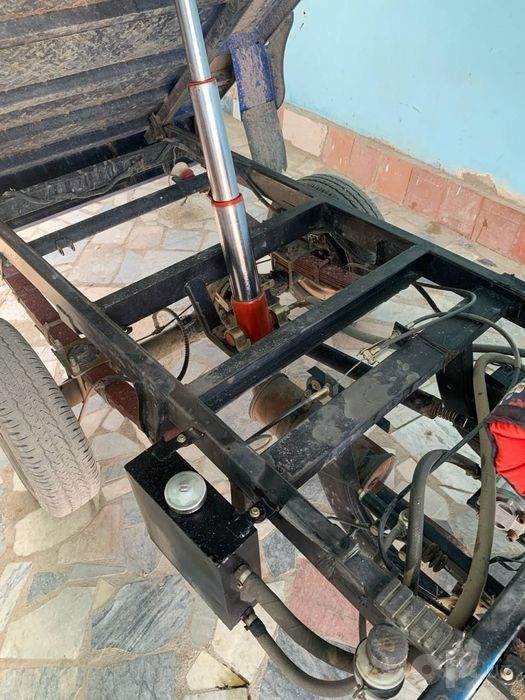 Lochin muravey 210