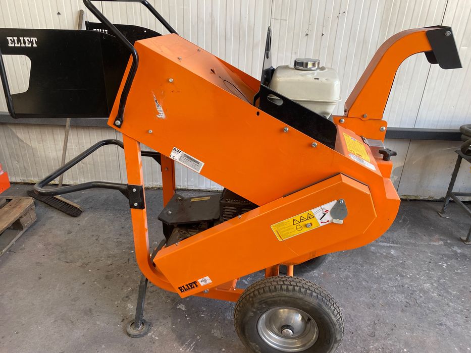 Tocator de vegetatie