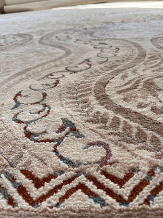 Продам ковёр новый