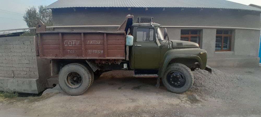Зил 4502 самосвал сотилади.