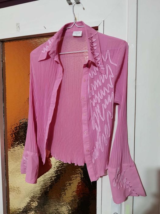 Розова дамска блузка плисирана