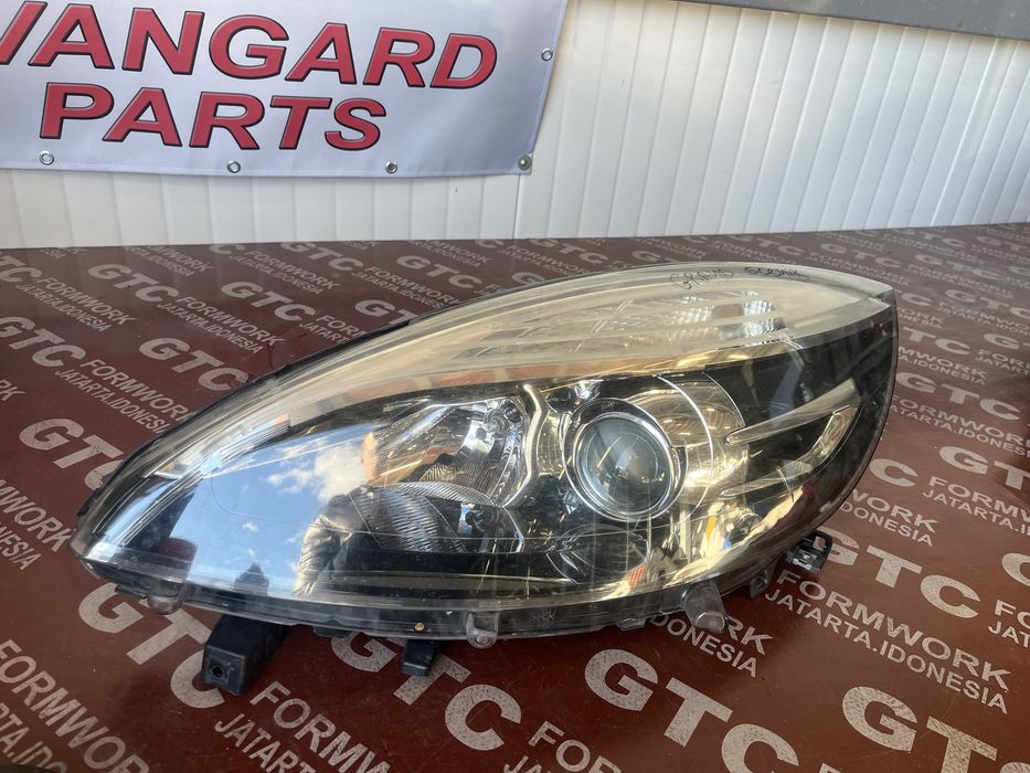 Фар Renault Scenik 2012-