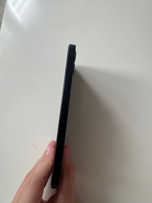 Iphone 12 128GB със забележка