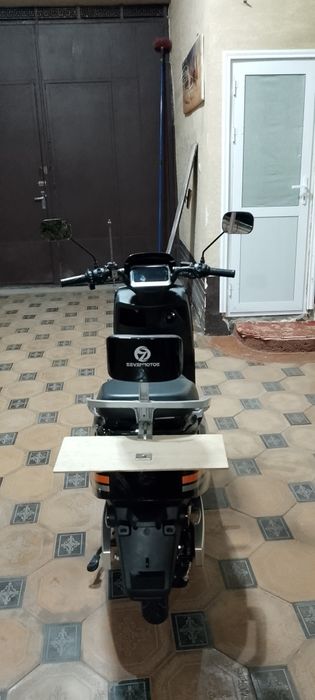 Skuter yangi 6ta 34 amperli akumlyatori bor uzoqroq yuradi