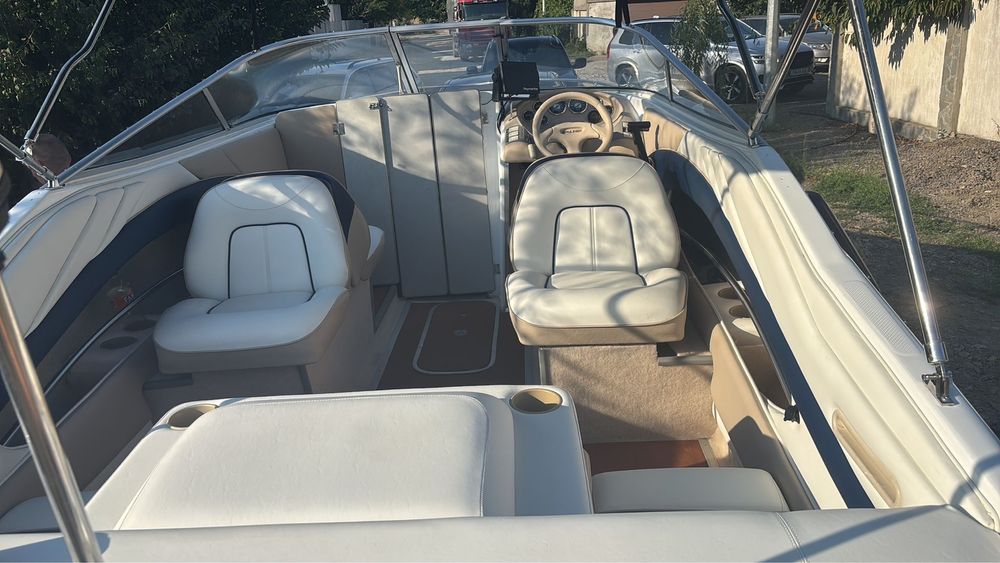 Vand barca Bayliner 5052