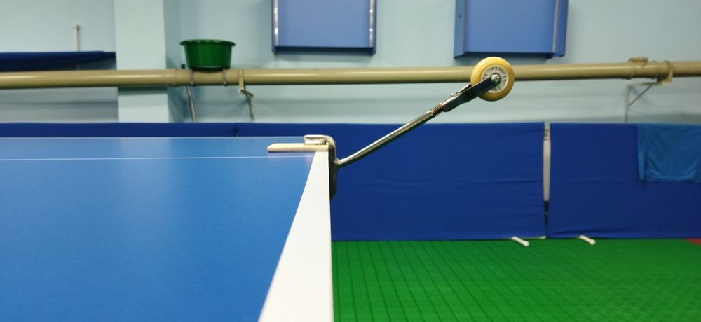 Тренажер для настольного тенниса...