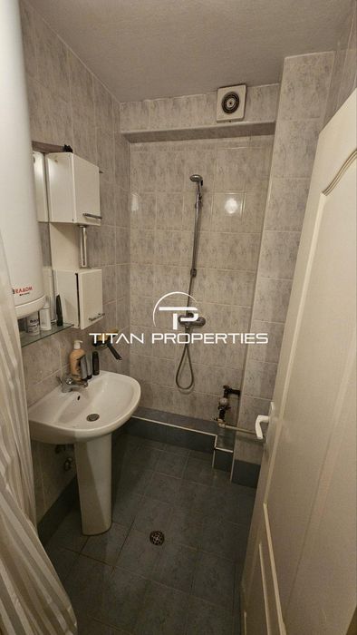 Дава се под наем Двустаен апартамент в Варна, Спортна зала - 56 кв.м за 350 € - Снимка #3