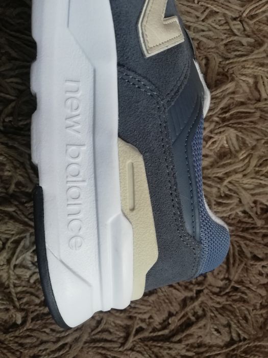 Оригинален New Balance 997H номер 45 като нови