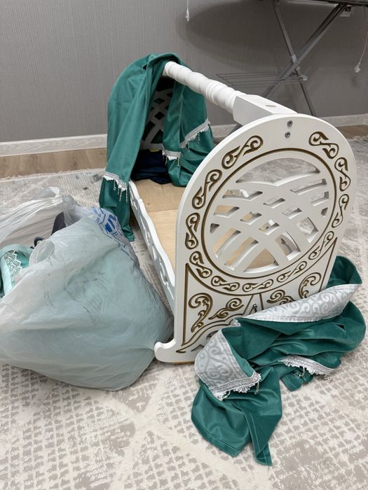 Жиналмалы бесік жабынымен