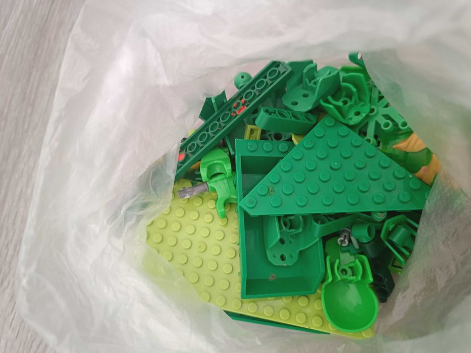 Детали конструктора лего