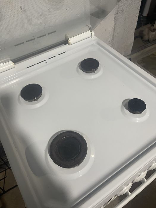 Продам газовую плиту