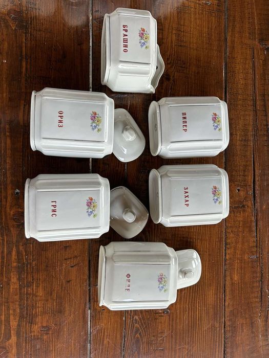 Буркани за подправки