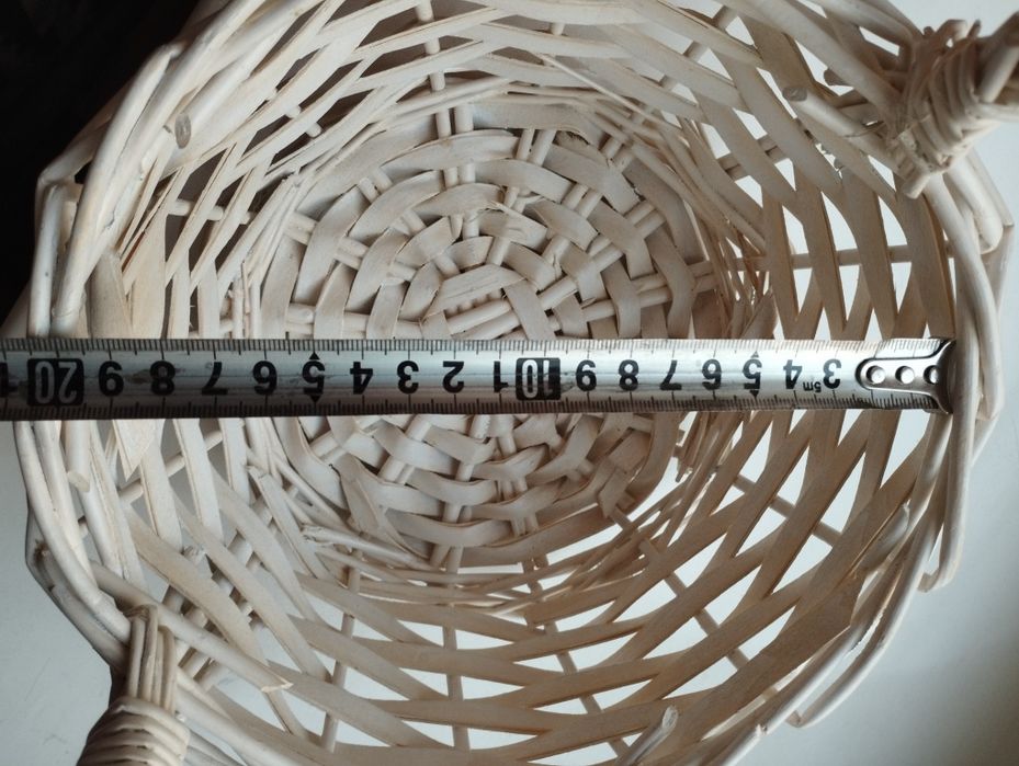 Корзинка плетёная белая