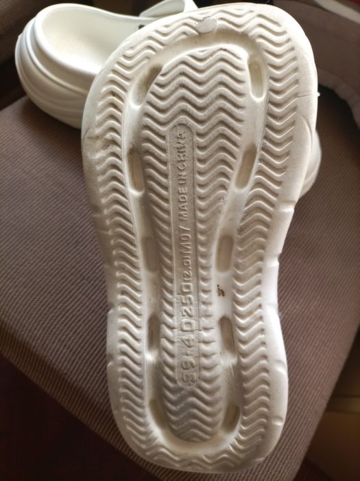 Дамски чехли използвани