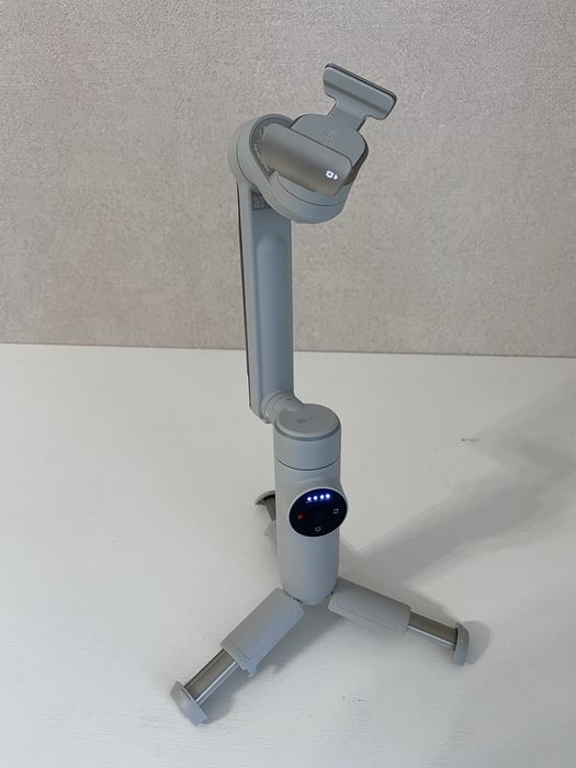 Продам стабилизатор Insta360 Flow Pro