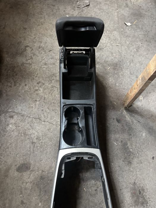 Подлакътник Audi A5 4 врати