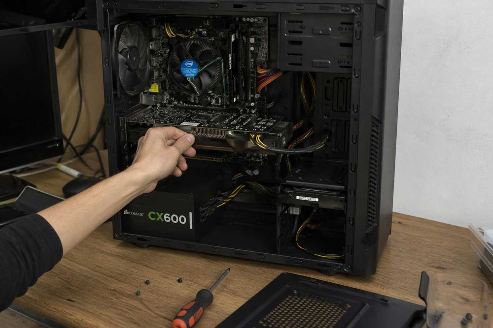 Depanare Calculatoare & Laptopuri – Instalare Windows, Curățare, Asamblare PC