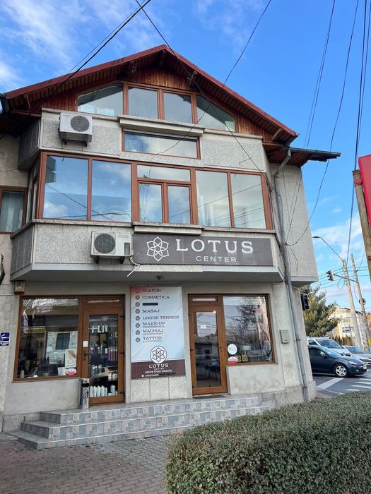 inchiriez post/scaun coafor hairstylist/camera/masaj/salon beauty