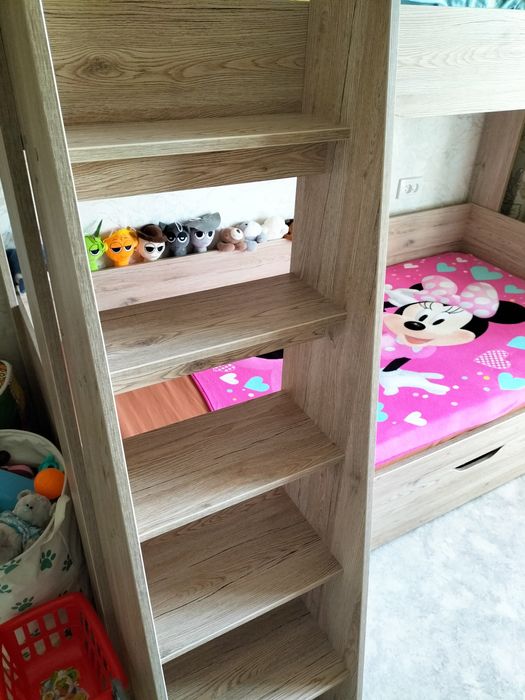 Продам двухярусную кровать