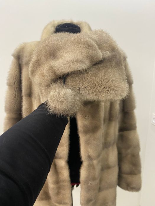 Норковая шубка серая возможна покупка с шапкой в цвет.Трансформер