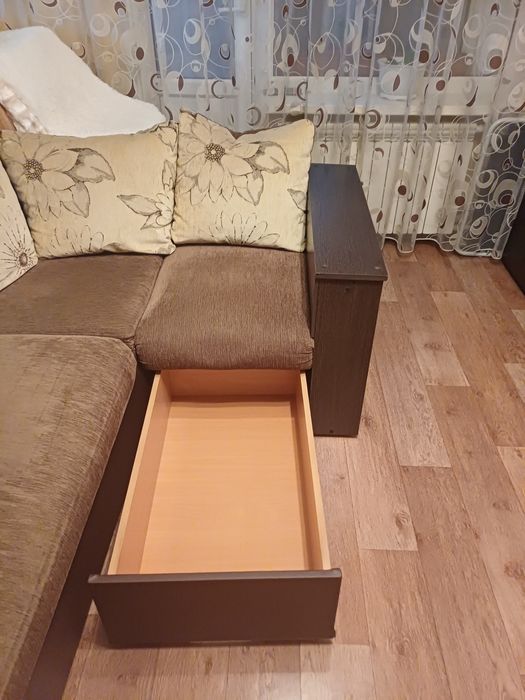 Продам диван в хорошем состоянии