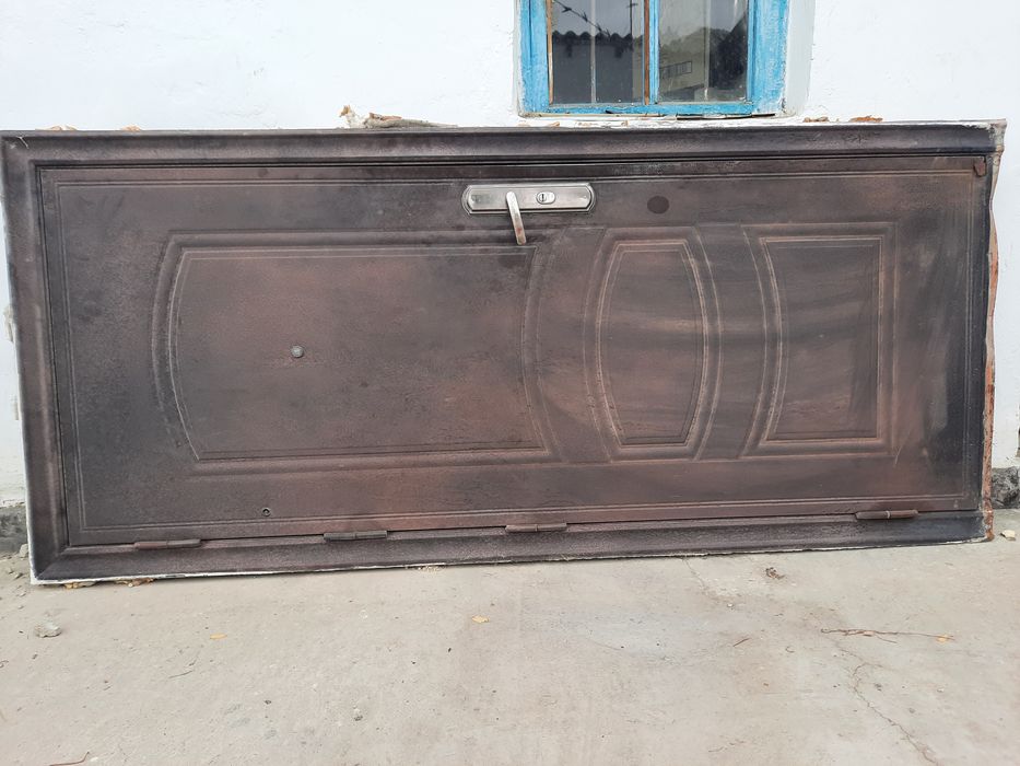 Продается дверь наружная