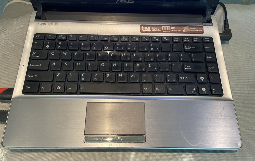 Срочно ноутбук Asus