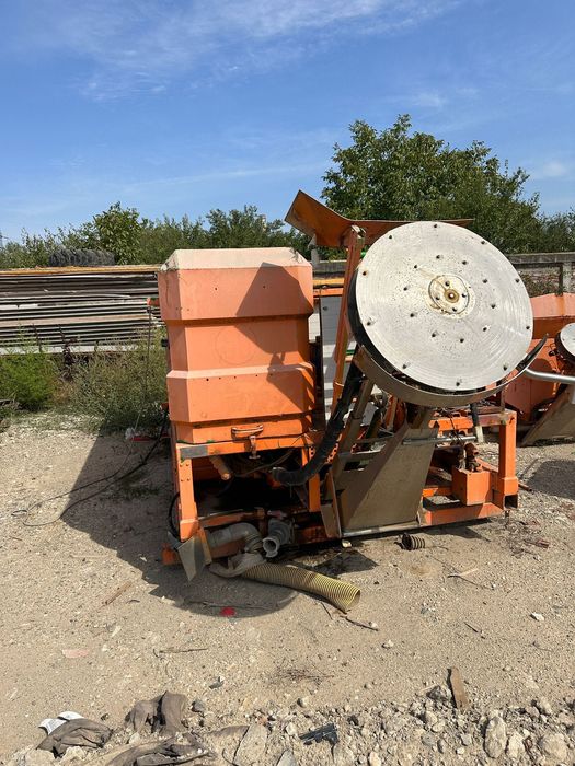 Lama deszapezire hidraulica Sărăriță Schmidt DESZAPEZIRE