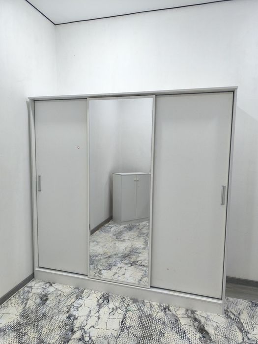 Shkaf sotiladi dastafka ustanovka bepul