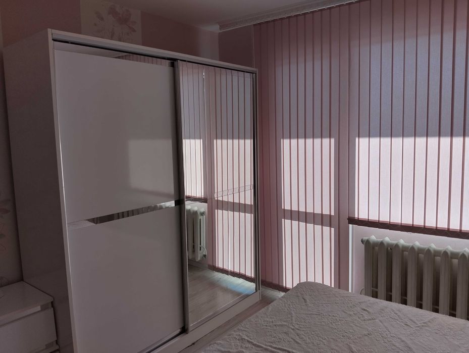 Дава под наем делгосрочно тристаен разширен апаратамент