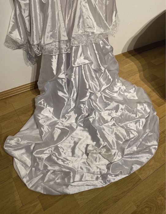 Rochie mireasa la comanda