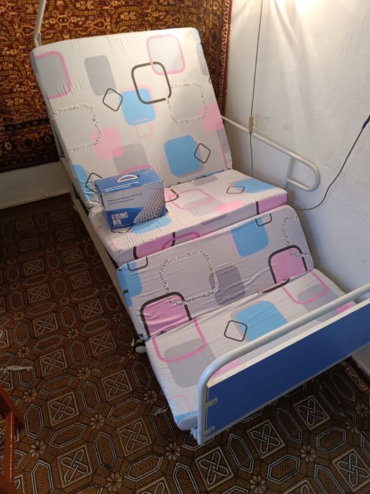 Медицинская кровать