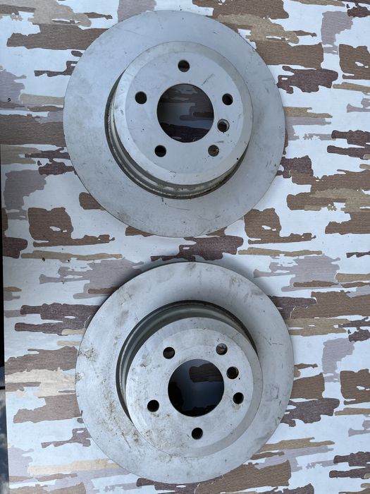 Discuri frana spate 135i