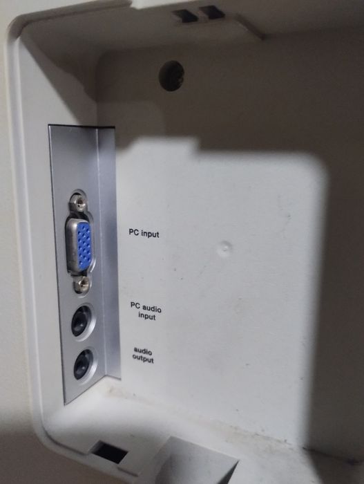 Vând televizor Thompson model 20LB120S4 /2005 in stare fff bună