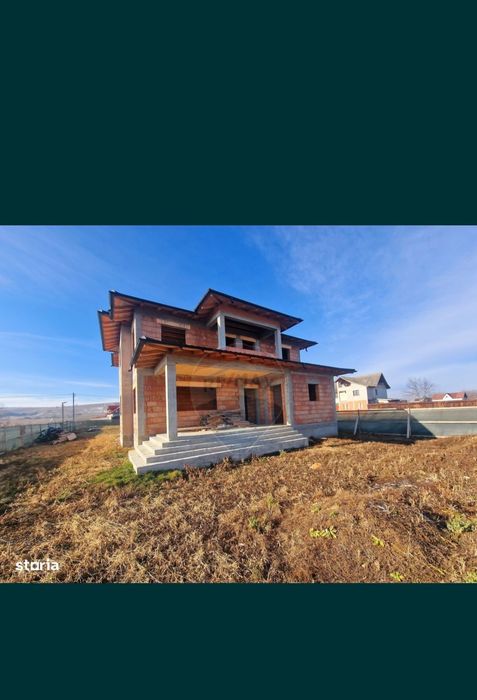 Vand casă/ vilă+7.400 mp teren intre Rediu si Ruseni