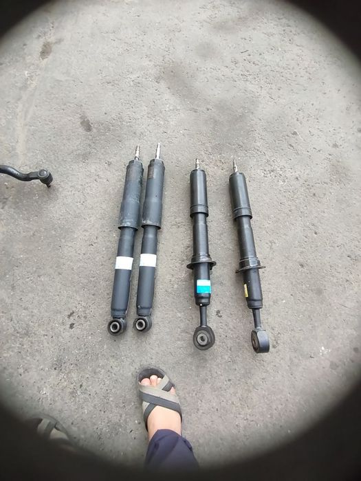 Срочно продам запчасти для Тойота Ленд Крузер 200