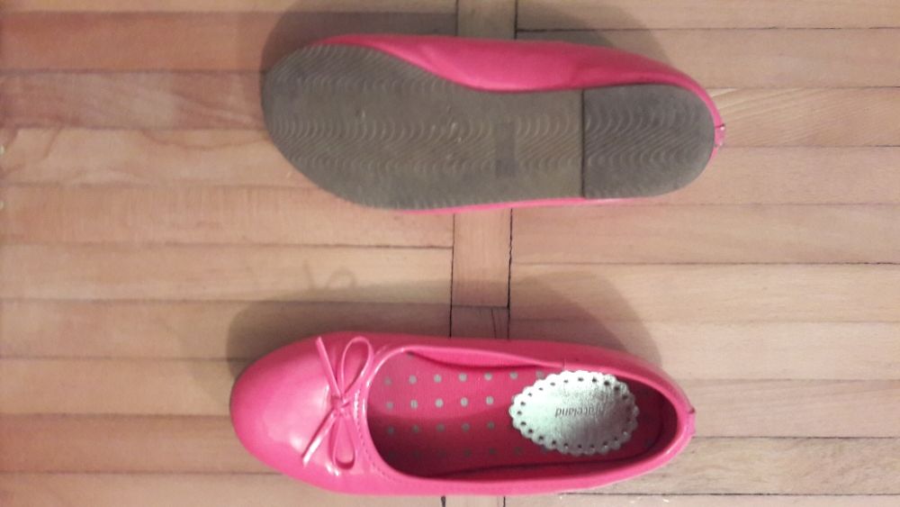 vand pantofi fetite, papucei de casă si sandale nr.34 si 35