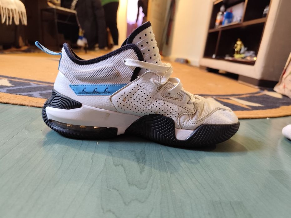 Adidași Jordan mărimea 42.5