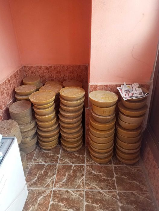 Vând ceara albine 400kg