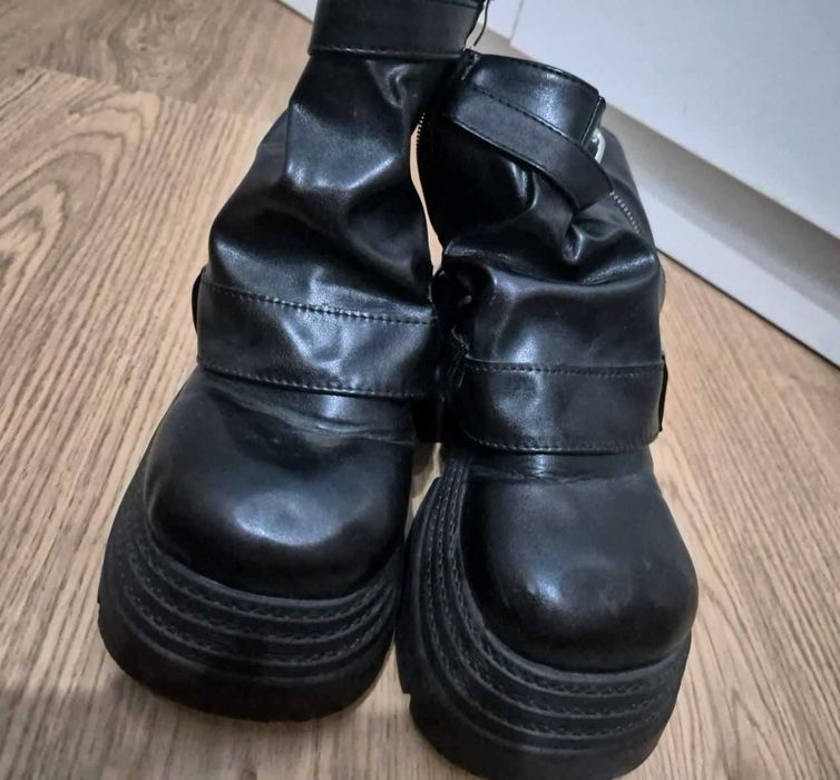 Ботинки чёрные массивные