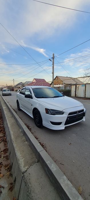 Продам хорошую машину